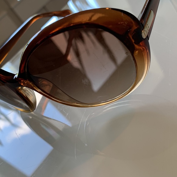 Dolce and Gabbana Butterfly sunglasses - Picture 5 of 10